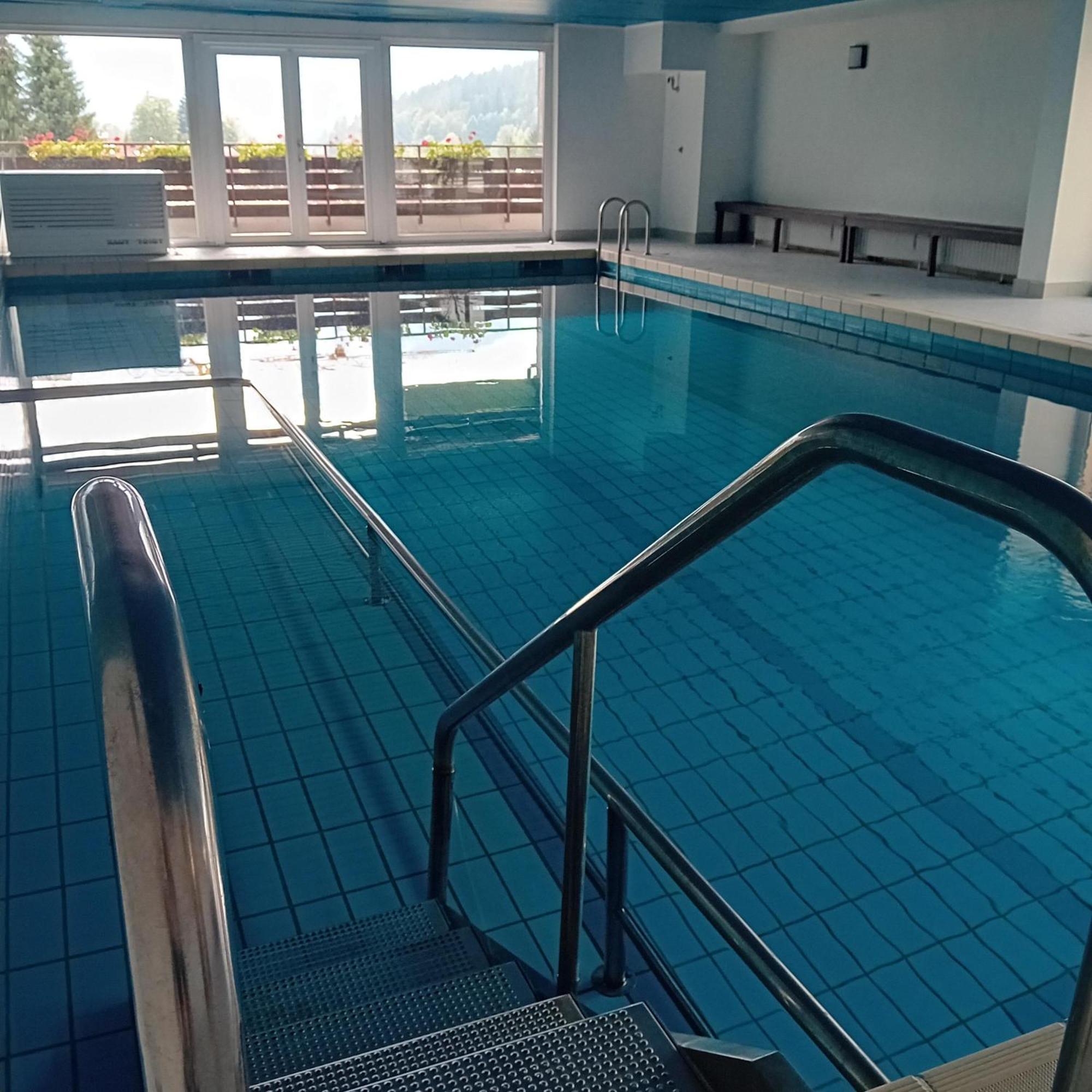 Ferienwohnung Oshowski เบิร์ชเทสกาเดน ภายนอก รูปภาพ